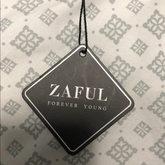 Brand new White zaful swimsuit top - Picture 3 of 3